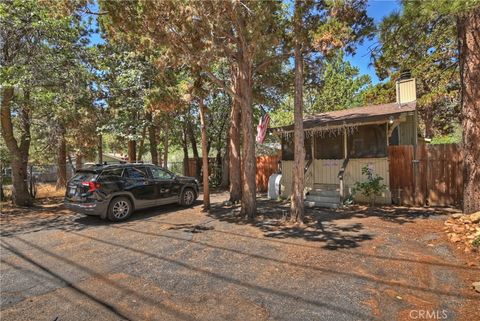 Photo of 428 Maple Lane, Sugarloaf, CA 92386 (MLS # IG25169171)