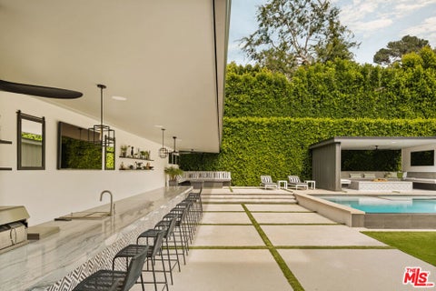 Tiny photo for 15321 Kingswood Lane, Sherman Oaks, CA 91403 (MLS # 26861983)