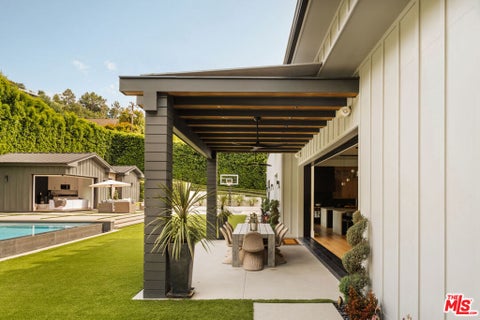 Tiny photo for 15321 Kingswood Lane, Sherman Oaks, CA 91403 (MLS # 26861983)