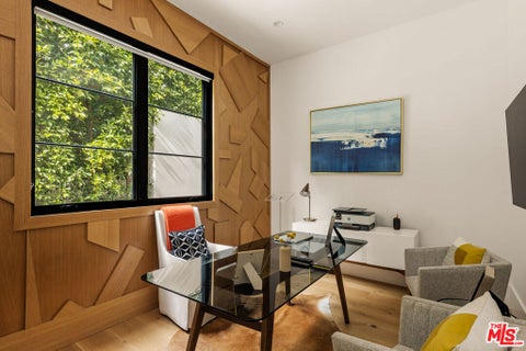Tiny photo for 15321 Kingswood Lane, Sherman Oaks, CA 91403 (MLS # 26861983)