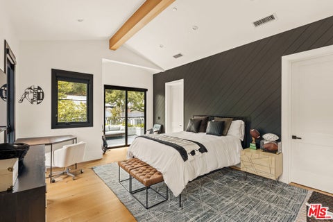Tiny photo for 15321 Kingswood Lane, Sherman Oaks, CA 91403 (MLS # 26861983)