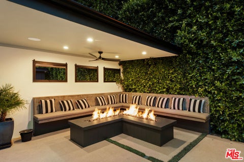 Tiny photo for 15321 Kingswood Lane, Sherman Oaks, CA 91403 (MLS # 26861983)