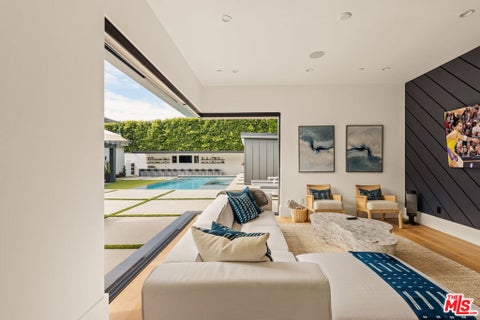 Tiny photo for 15321 Kingswood Lane, Sherman Oaks, CA 91403 (MLS # 26861983)