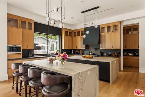 Tiny photo for 15321 Kingswood Lane, Sherman Oaks, CA 91403 (MLS # 26861983)