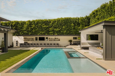 Tiny photo for 15321 Kingswood Lane, Sherman Oaks, CA 91403 (MLS # 26861983)
