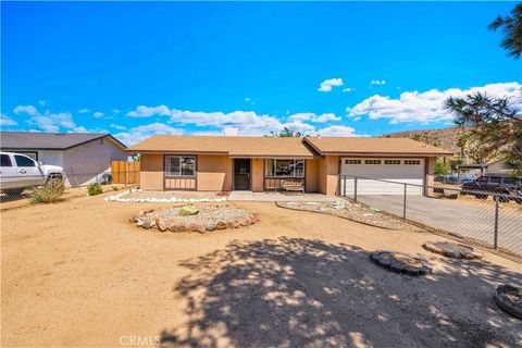 Photo of 7817 Valley Vista Avenue, Yucca Valley, CA 92284 (MLS # JT26105538)