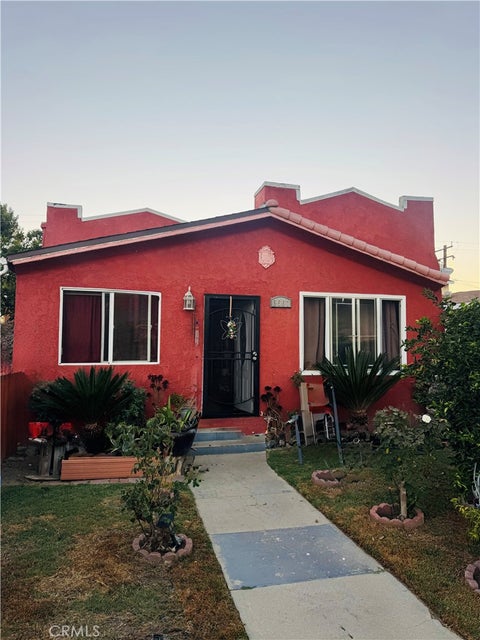 Photo of 5567 Olive AVE, Long Beach, CA 90805 (MLS # DW26180854)