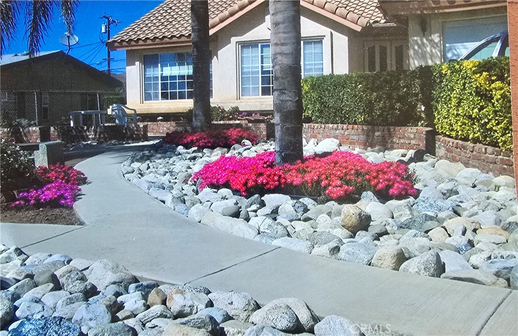 24380 Paseo Arroyo