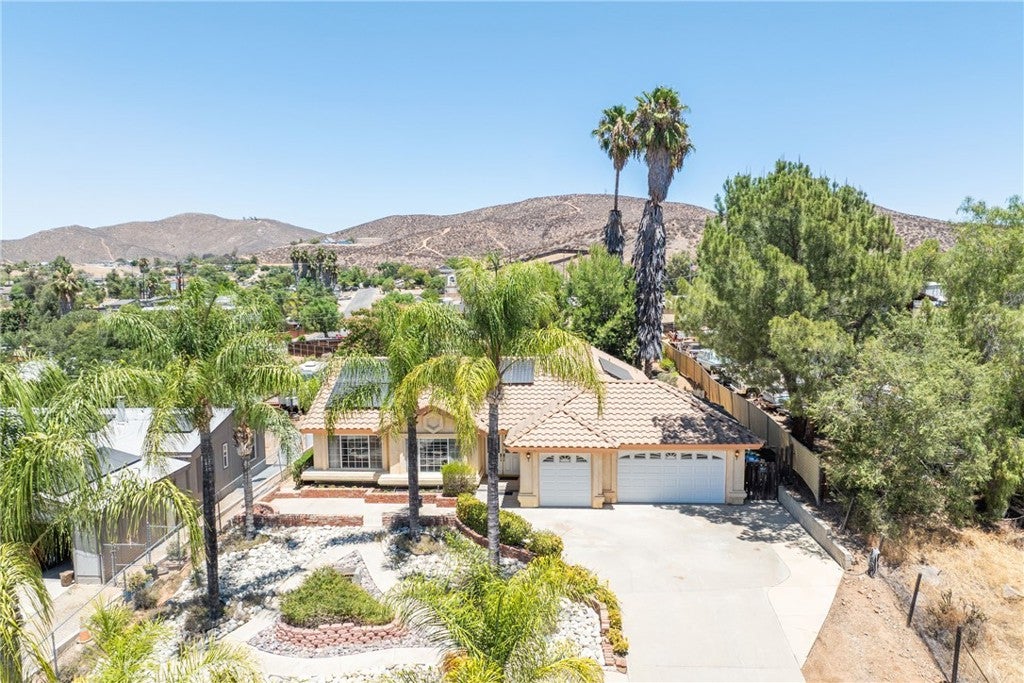 24380 Paseo Arroyo