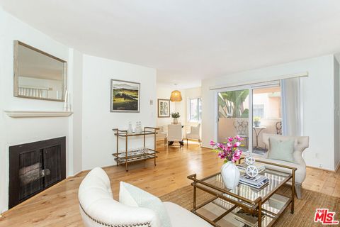 Photo of 914 Lincoln Boulevard #207, Santa Monica, CA 90403 (MLS # 26644607)