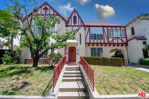 Photo of 342 N Orange Drive, Los Angeles, CA 90036 (MLS # 26873255)
