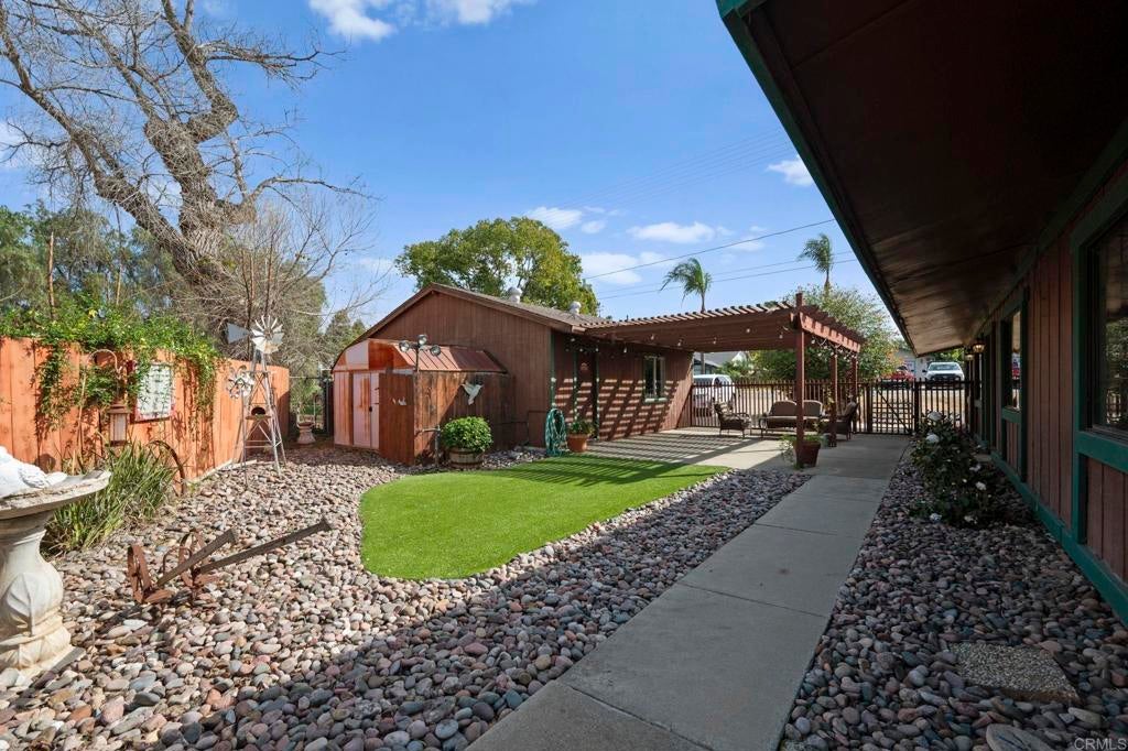 13314 LAKESHORE Drive