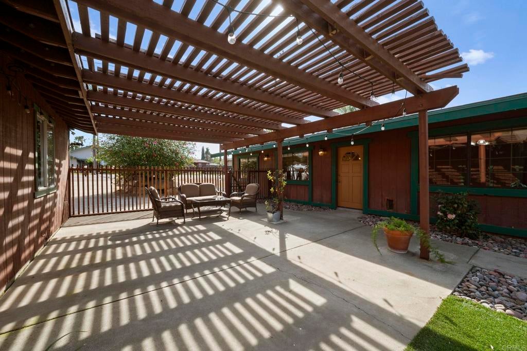 13314 LAKESHORE Drive