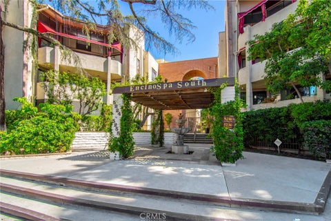 Photo of 5236 Yarmouth Avenue #214, Encino, CA 91316 (MLS # SR26206806)