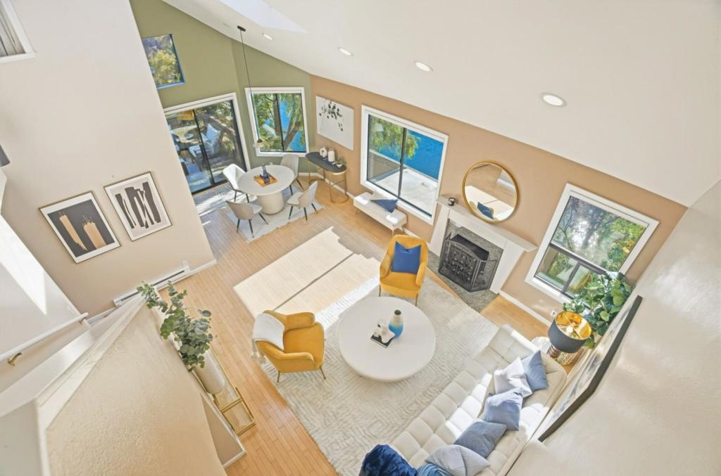 953 Shoreline Drive