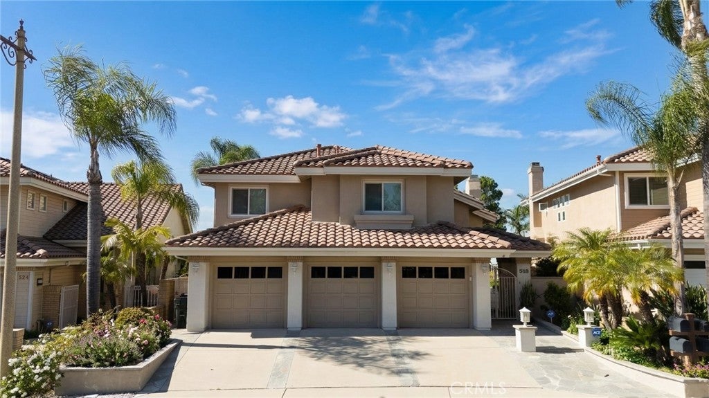 518 S Laureltree Dr