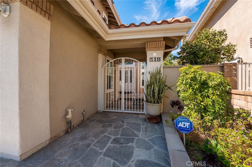 518 S Laureltree
