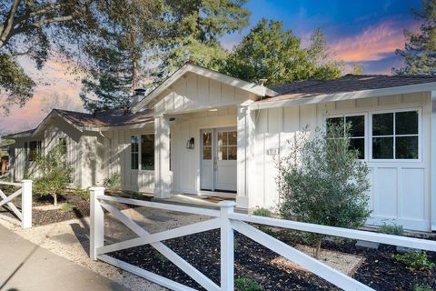 Photo of 1010 Ringwood Avenue, Menlo Park, CA 94025 (MLS # ML82029833)