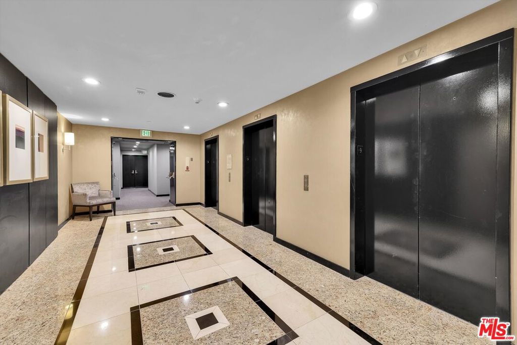 10445 Wilshire Boulevard 904