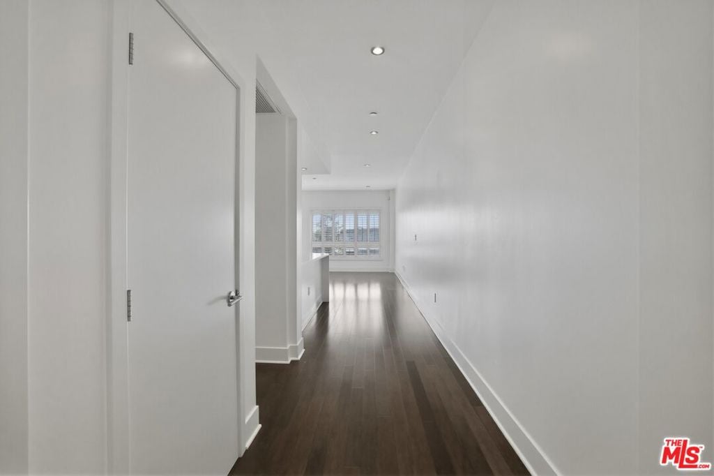 1700 Sawtelle Boulevard 210