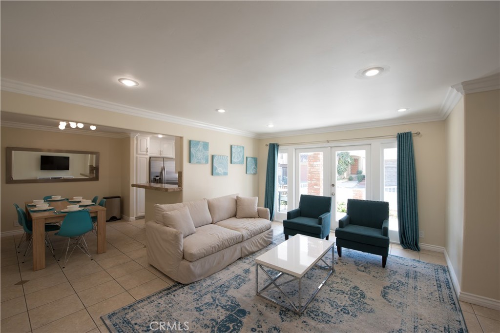 9 Month Lease! Fully furnished downstairs unit in duplex. Available beginning September 1, 2025 through June 2026.
2 bedroom, 2 bath unit one street away from the beach. Master bedroom has a California King bed. Second bedroom has a queen bed with attached bath. Central AC and heat! Separate washer and dryer located in garage. 1 car garage plus park 1 car behind the garage!
Monthly rent does not include utilities! Electric & gas billed separately. Water & TV/Internet split with upstairs tenant. No pets.