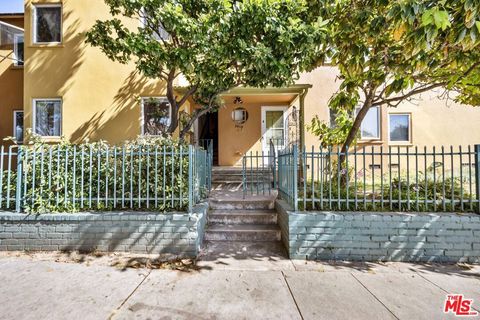 Photo of 2010 Virginia Avenue #B, Santa Monica, CA 90404 (MLS # 26686897)