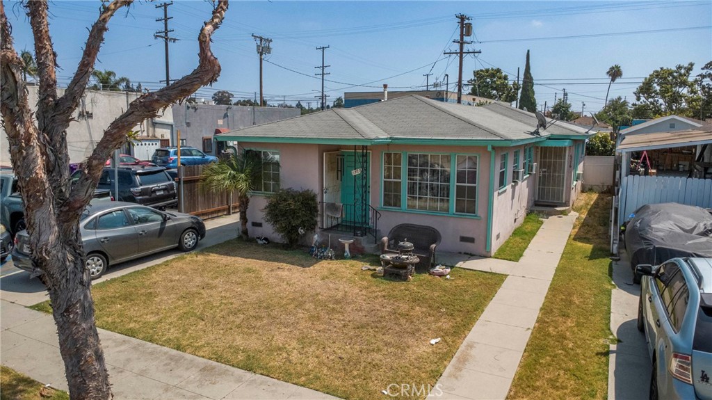 6576/6578 California Avenue is a duplex in Long Beach’s desirable California Heights neighborhood, offering front and back units with flexible options for rental income, multi-generational living, or long-term investment. Recent upgrades include partial plumbing, a newer water heater, tile flooring in the back bathroom, and consistent maintenance. A detached two-car garage with single doors, plus washer/dryer hookups in one bay, adds valuable convenience.
Set in one of Long Beach’s most historic and charming neighborhoods, the property benefits from tree-lined streets, nearby parks, shopping, and easy access to major freeways and Long Beach Airport. With strong rental demand in the area, this duplex presents both immediate income potential and lasting long-term value.