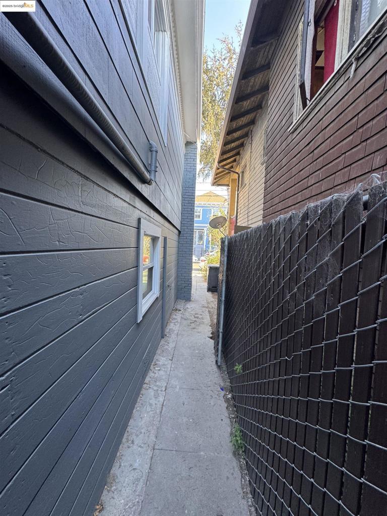 WEST OAKLAND - Residential