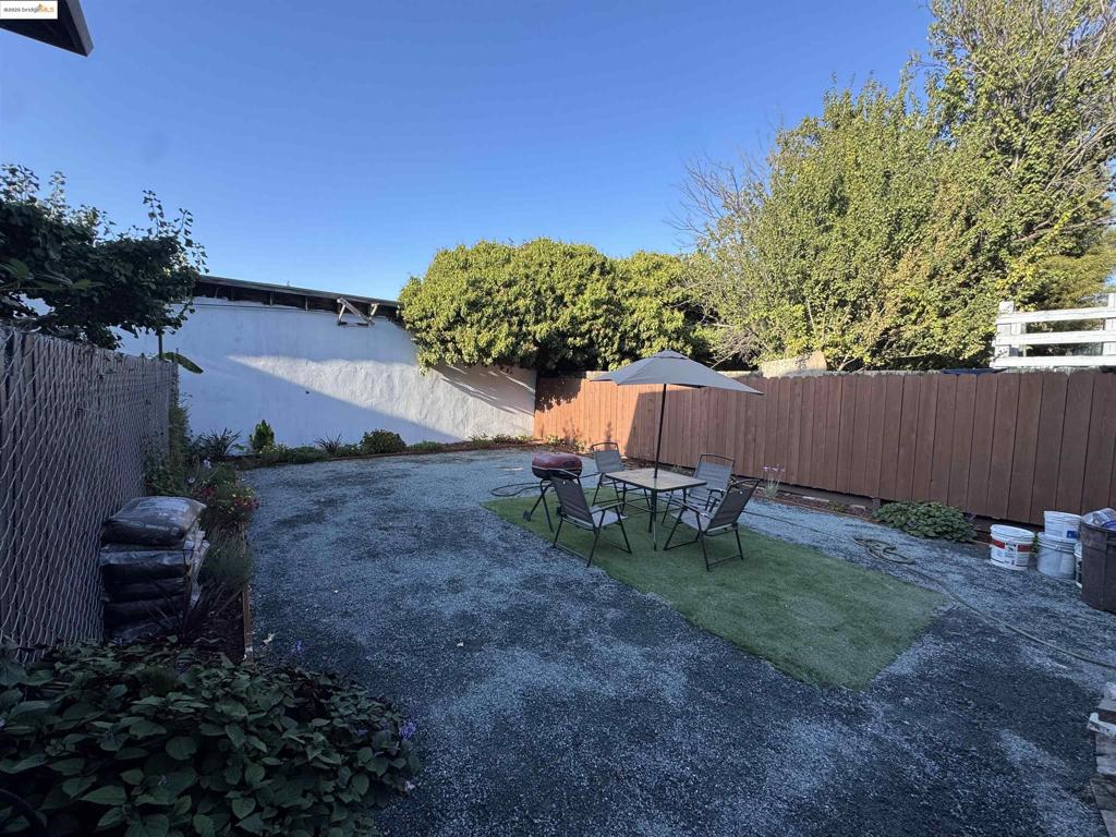 WEST OAKLAND - Residential