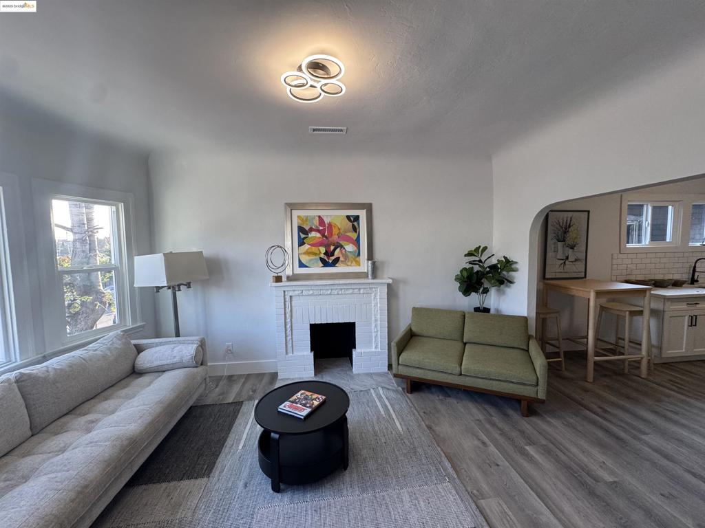 WEST OAKLAND - Residential