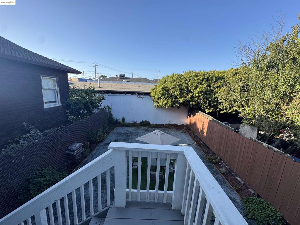 WEST OAKLAND - Residential