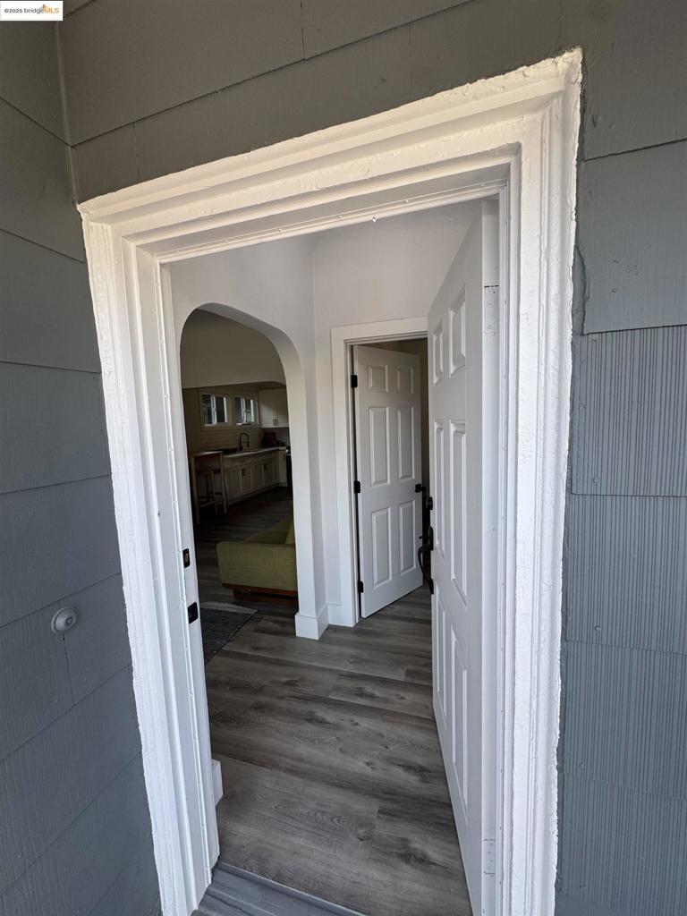 WEST OAKLAND - Residential