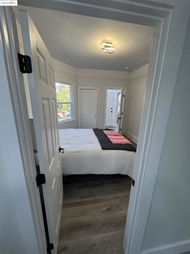 WEST OAKLAND - Residential