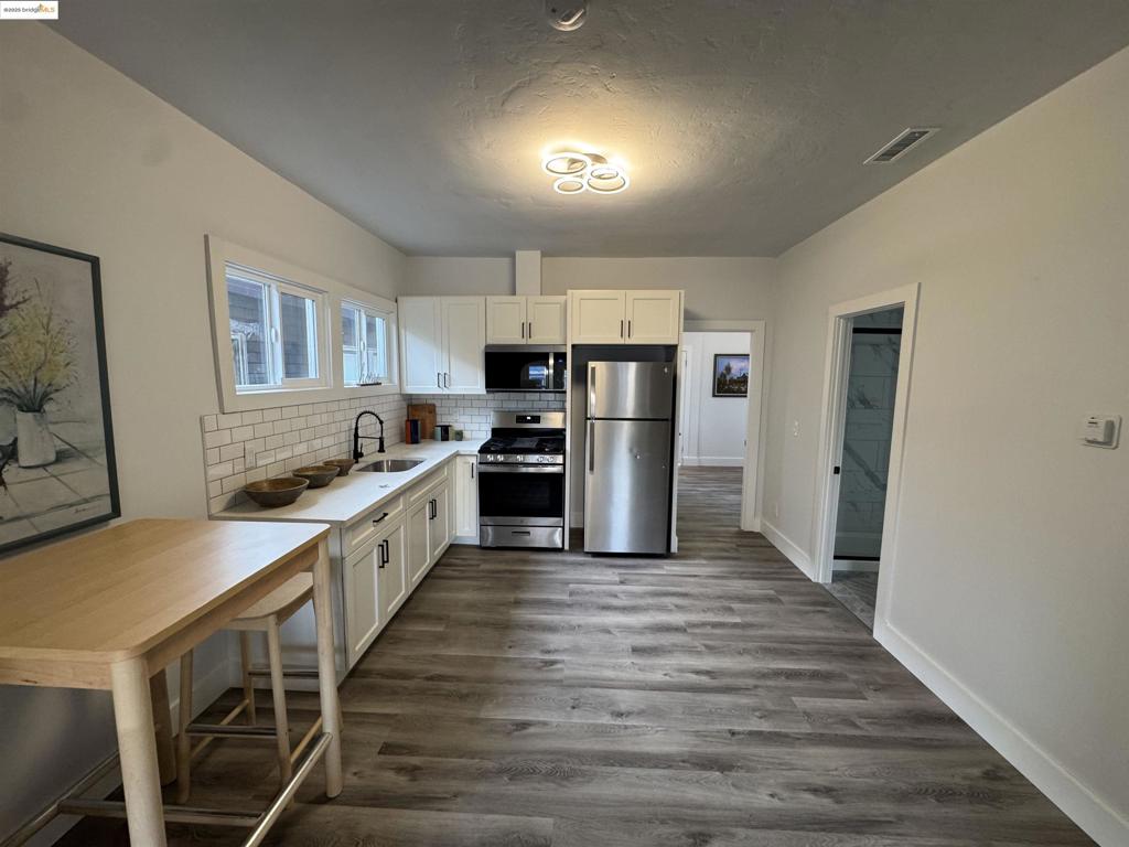 WEST OAKLAND - Residential