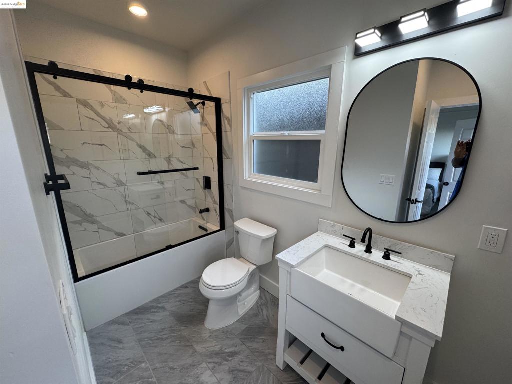 WEST OAKLAND - Residential