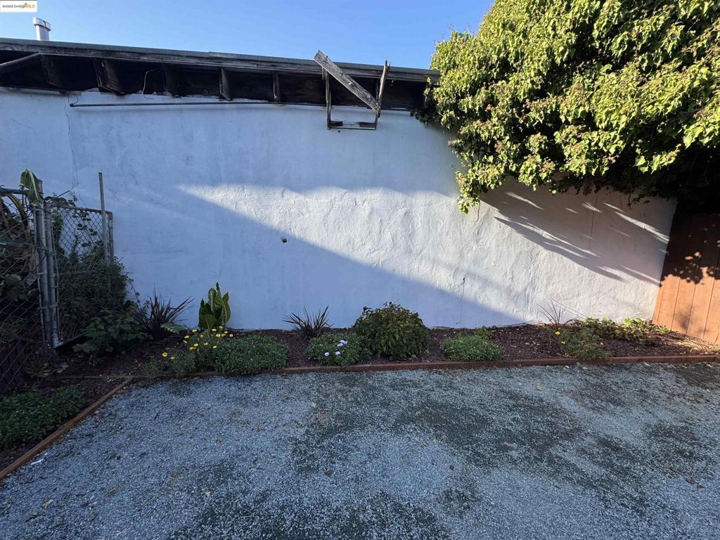 WEST OAKLAND - Residential