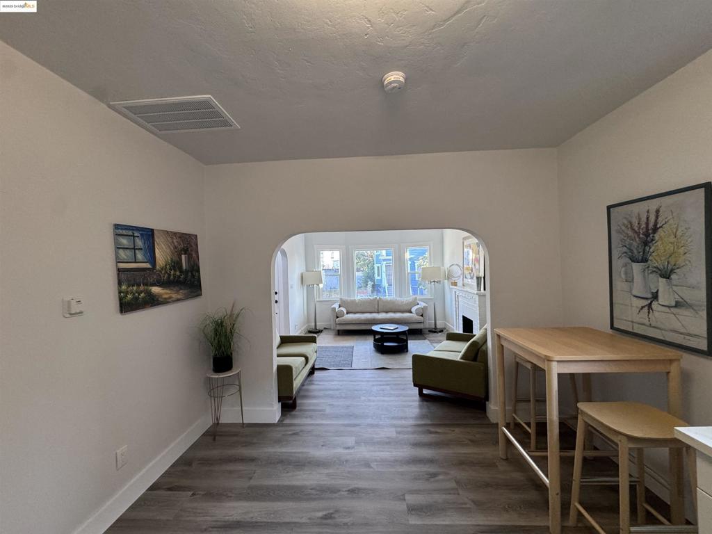 WEST OAKLAND - Residential