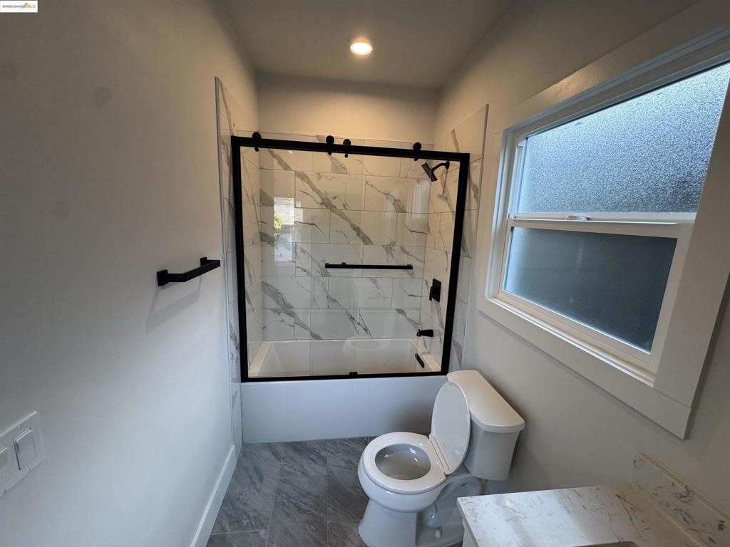 WEST OAKLAND - Residential