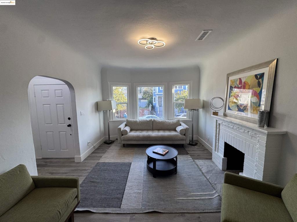 WEST OAKLAND - Residential