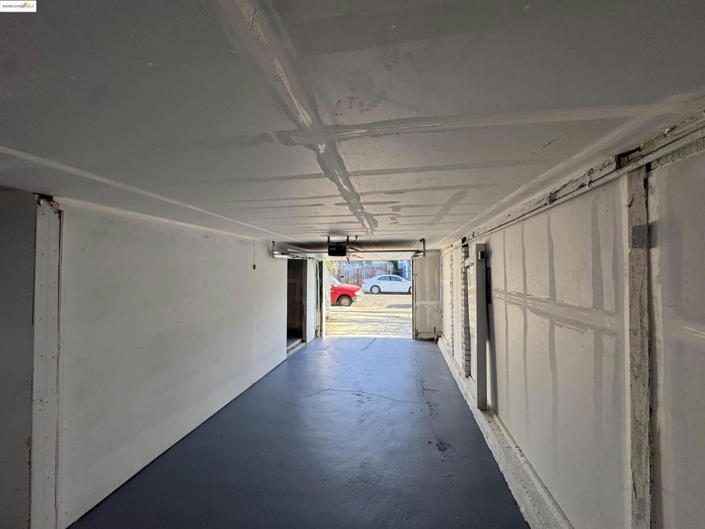 WEST OAKLAND - Residential