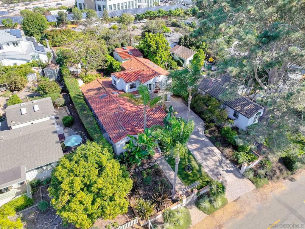 Photo of 901 Stratford Drive Dr, Encinitas, CA 92024 (MLS # 250042317SD)