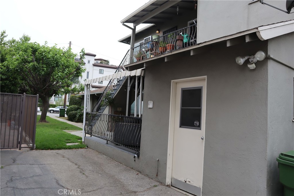 14151 Moorpark Street