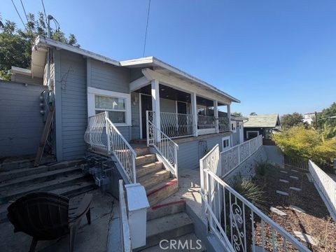 Photo of 1500 Allison Ave, Los Angeles, CA 90026 (MLS # CV25246699) Photo of 1500 Allison Ave, Los Angeles, CA 90026 (MLS # CV25246699)