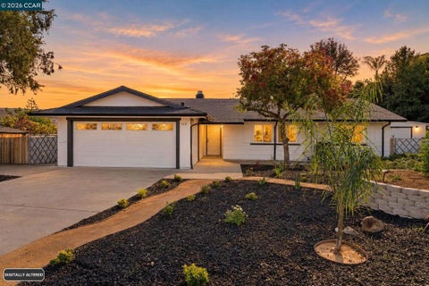Photo of 112 Zamora Ct CT, Vallejo, CA 94591 (MLS # 41152417)