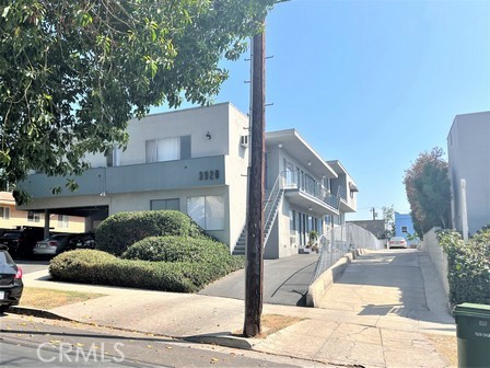 This studio comes with one bath and kitchen nicely remodeled and includes a stove and refrigerator included.
The unit comes with an AC and parking for one car, in parking lot, laundry room facility on site.
We have a wonderful on-site manager and a managing company for all your needs.
We will take one or two cats or a dog within 40 pounds, must be approved.
This is in the popular Silverlake neighborhood which offers the Sunset Junction in the summertime, antique shops, vintage stores, and quirky cafés.
We are close to LA City City College and all the major freeways and bus stops.
Tenant pays electricity and trash and landlord pays water.