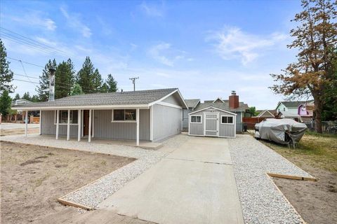 Photo of 1101 W Country Club Boulevard, Big Bear, CA 92314 (MLS # 219131382DA)