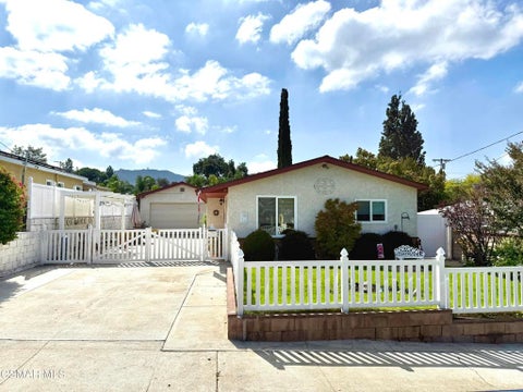 Photo of 7860 Fenwick Street, Los Angeles, CA 90095 (MLS # 226004420)
