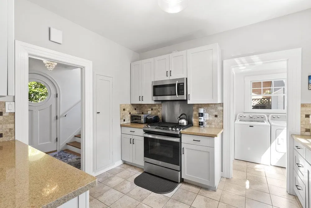 San Mateo, California 94402, United States, 3 Bedrooms Bedrooms, ,2 BathroomsBathrooms,Residential,Active,154109