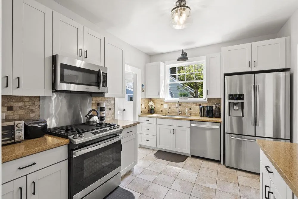 San Mateo, California 94402, United States, 3 Bedrooms Bedrooms, ,2 BathroomsBathrooms,Residential,Active,154109