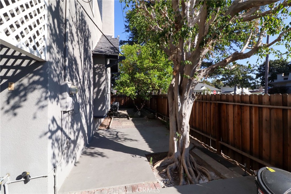 OLD TOWNE - Residential Income